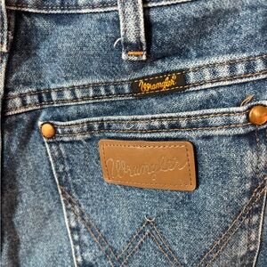 Wrangler WOMEN’S Cut Denim Jeans